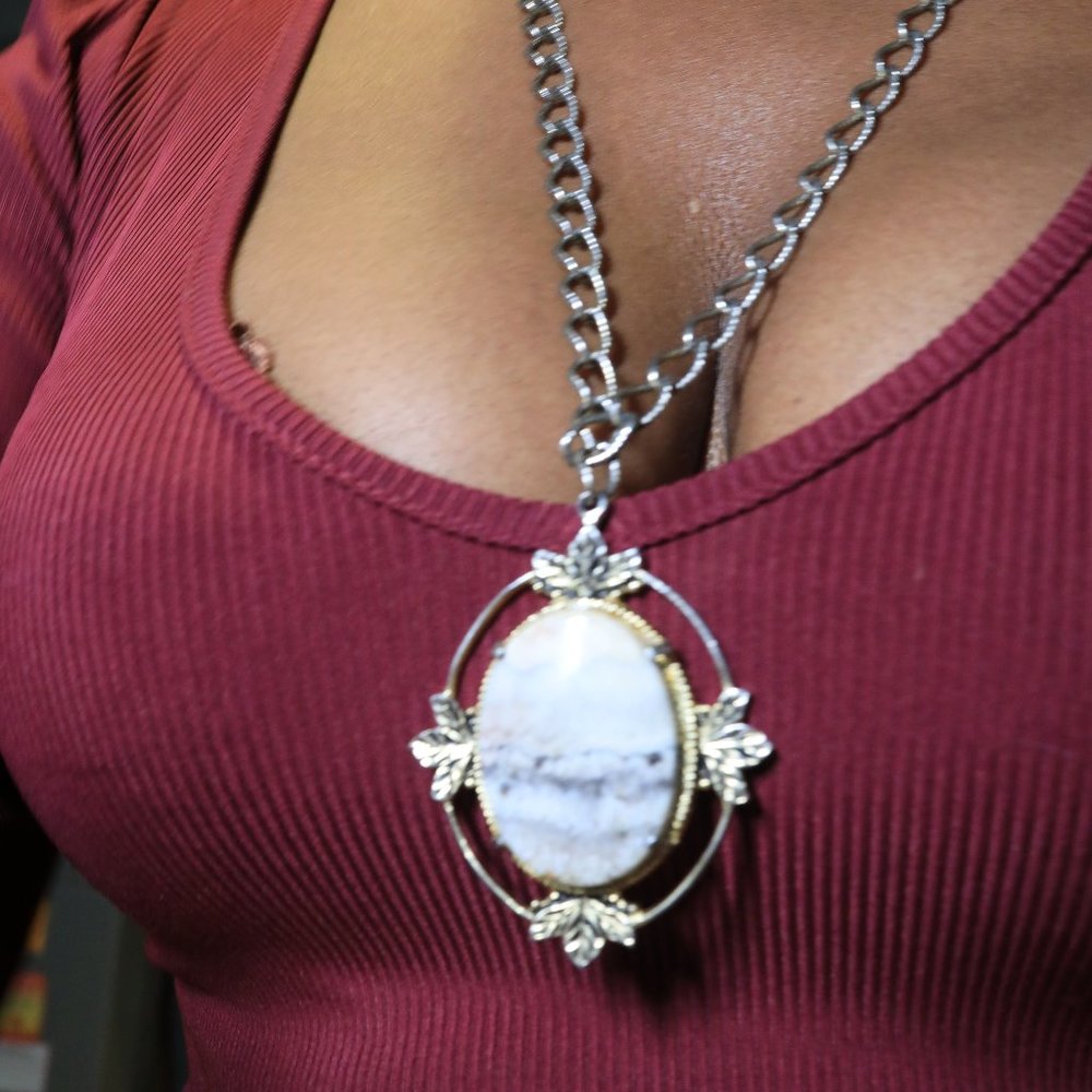 Vintage oval stone necklace with chunky chain